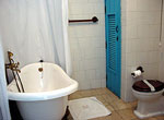 El Comendador Hotel. Room bathroom