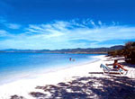 Vista de la playa a un lado del hotel Marea del Portillo